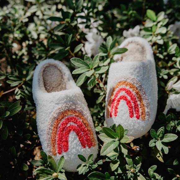 NEW • Pink Rainbow Sherpa Slippers - Picture 4 of 4